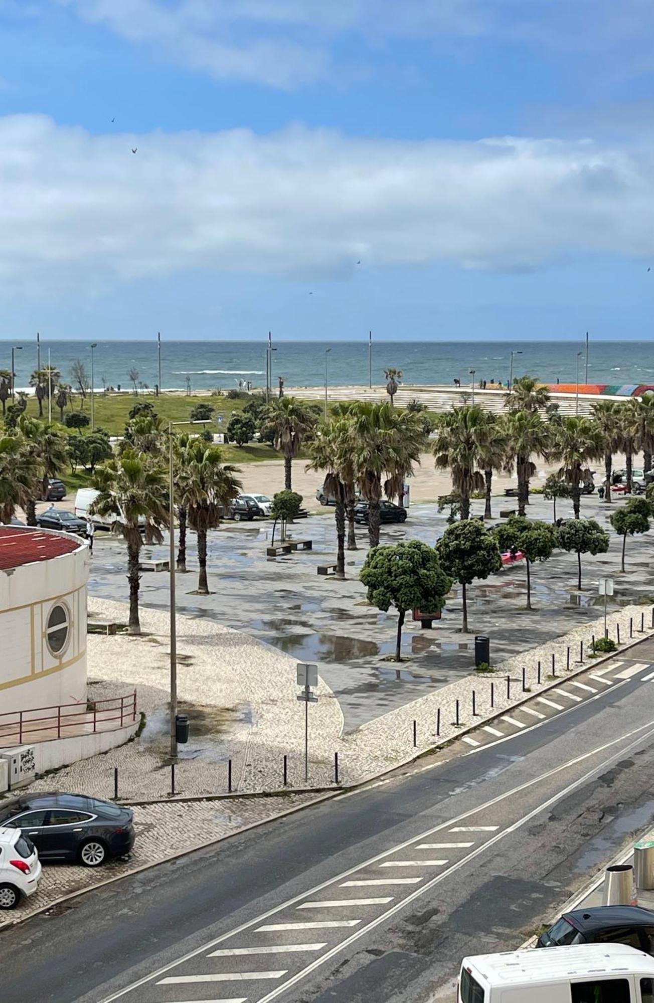 Enjoy Ocean Beach Life At Costa Da Caparica! Eksteriør billede